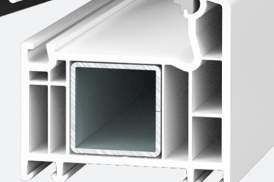 Taq-Ferestre PVC-Usi PVC-Ferestre-Softline-70-4-Secțiune transversală a unui profil PVC multicameral cu armătură metalică interioară, oferind izolare termică și fonică superioară.
