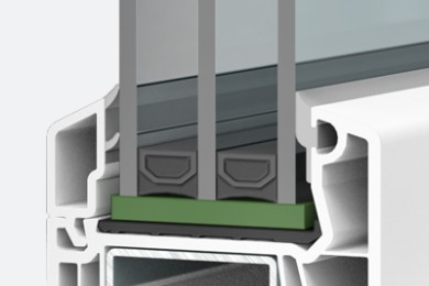 Taq-Ferestre PVC-Usi PVC-Ferestre-Softline-76-3-Secțiune transversală a unui profil PVC cu geam triplu termoizolant, garnitură de etanșare și structură multicamerală pentru eficiență energetică și confort acustic.