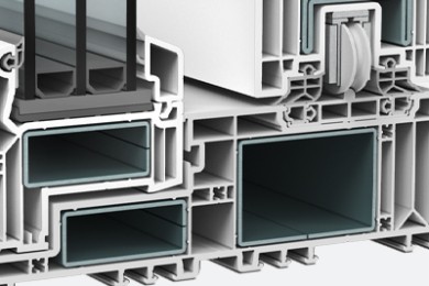 Taq-Usi PVC-Usi-Vekamotion-82-Max-2-Secțiune transversală a unui profil PVC pentru uși glisante, cu ranforsare metalică, camere multiple pentru izolare termică și sistem avansat de etanșare.